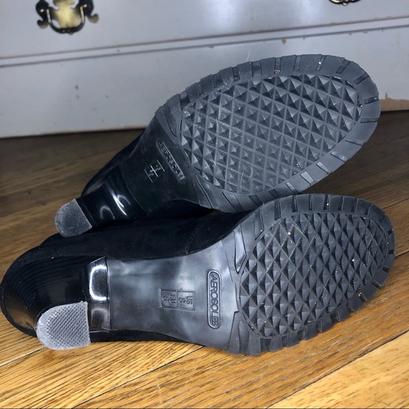 Aerosoles sz 8 black suede booties with a heel and laces. - Picture 3 of 4